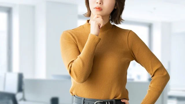買取店のご利用に不安を感じる女性